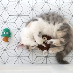 Mad Cat Sassy Sasquatch Catnip & Silvervine Cat Toy -Almo nature Sales 181822 PT3. AC SS1800 V1637612203