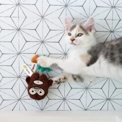 Mad Cat Sassy Sasquatch Catnip & Silvervine Cat Toy -Almo nature Sales 181822 PT4. AC SS1800 V1637612197